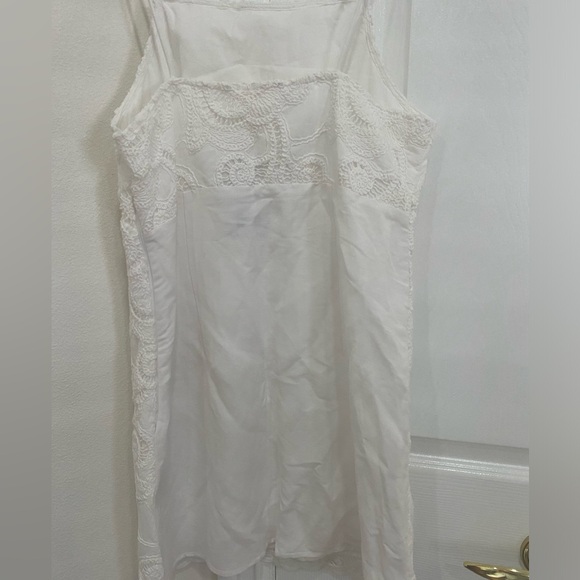 Linen embroidered lace dress - Picture 4 of 6